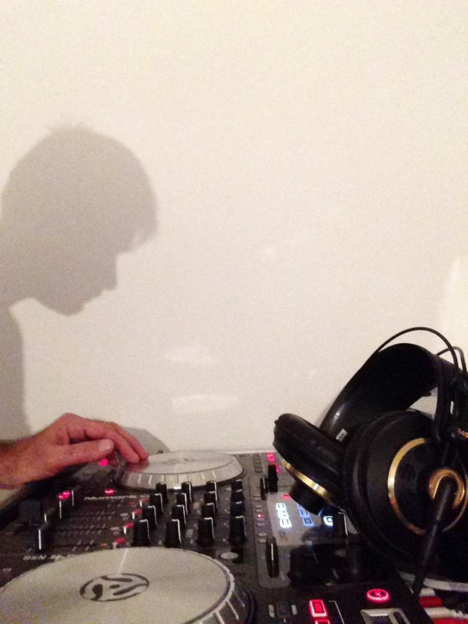 CONTROLLER + SHADOW
