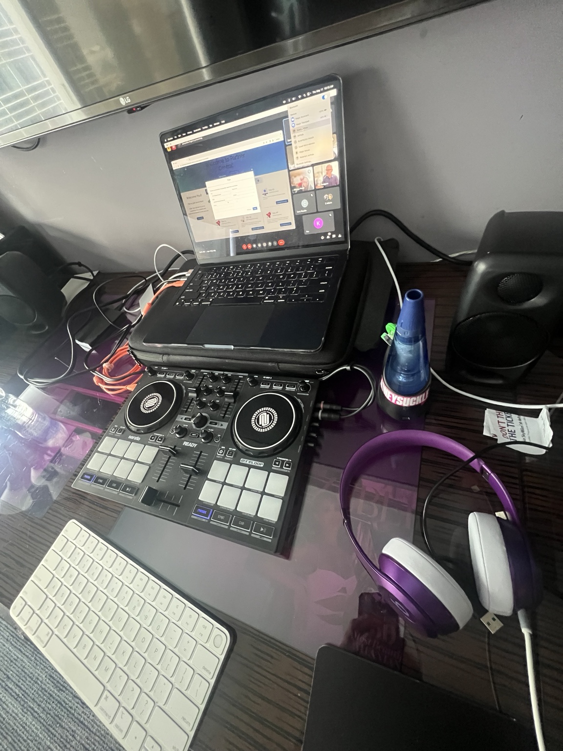 COMPACT DESK STUDIO